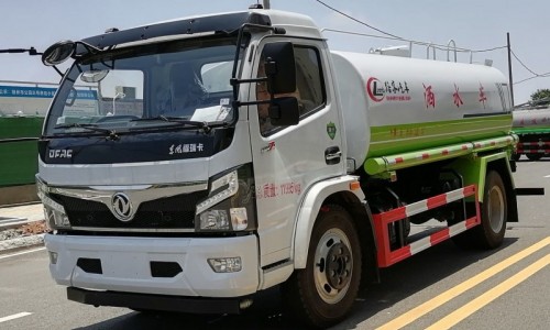多利卡灑水車(chē) 9方