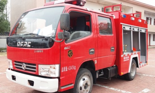 銳鈴2噸水罐消防車(chē)