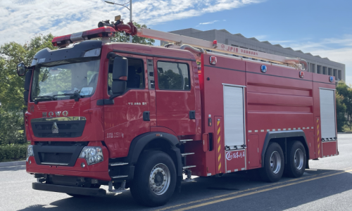豪沃18米舉高噴射消防車(chē)