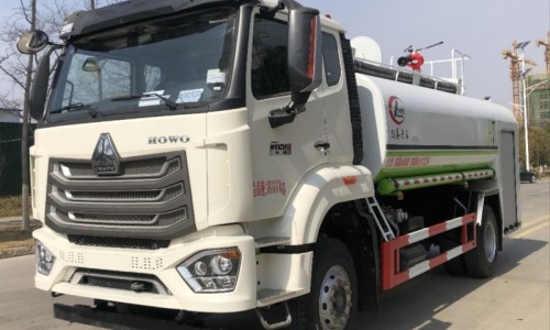 重汽消防灑水車(chē)