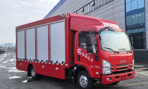 五十鈴裝備車(chē)