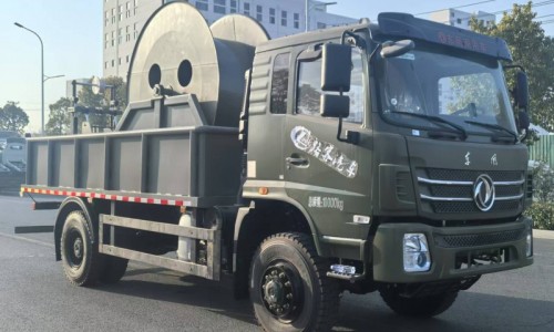 東風(fēng)四驅(qū)連管作業(yè)車(chē)