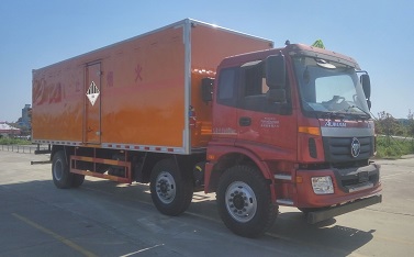 福田歐曼小三軸雜項(xiàng)危險(xiǎn)物品廂式運(yùn)輸車